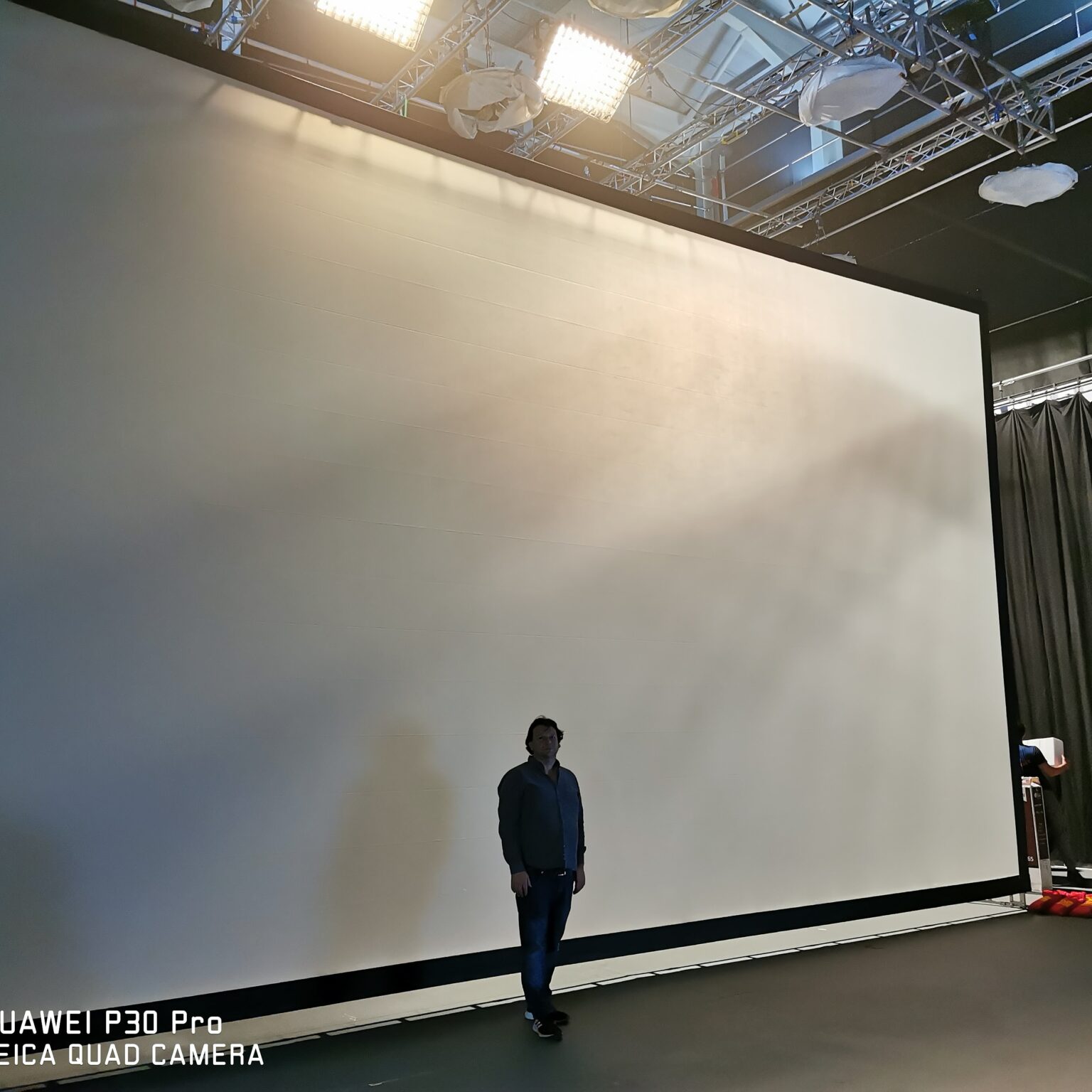 screen and projector hire